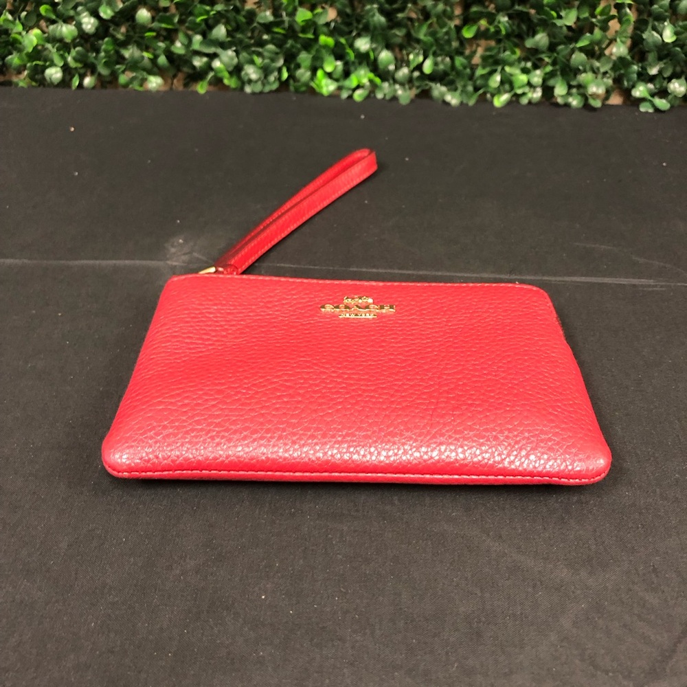 Coach Pebble Leather Corner Zip - Picture 3 of 13